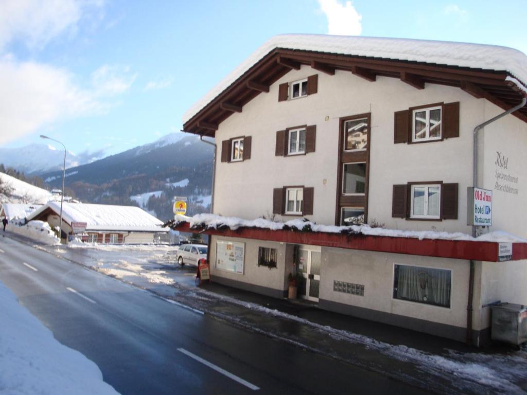 Hotel Old-Jnn Saas im Prattigau Екстер'єр фото