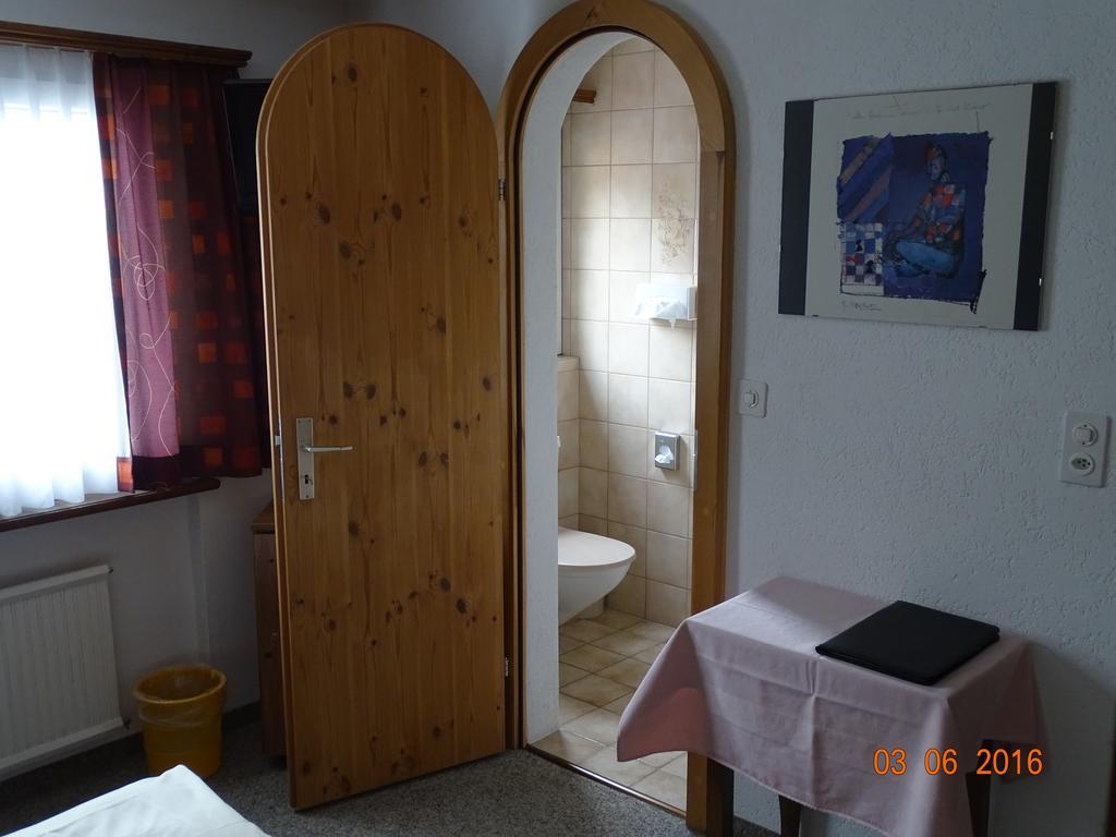 Hotel Old-Jnn Saas im Prattigau Номер фото